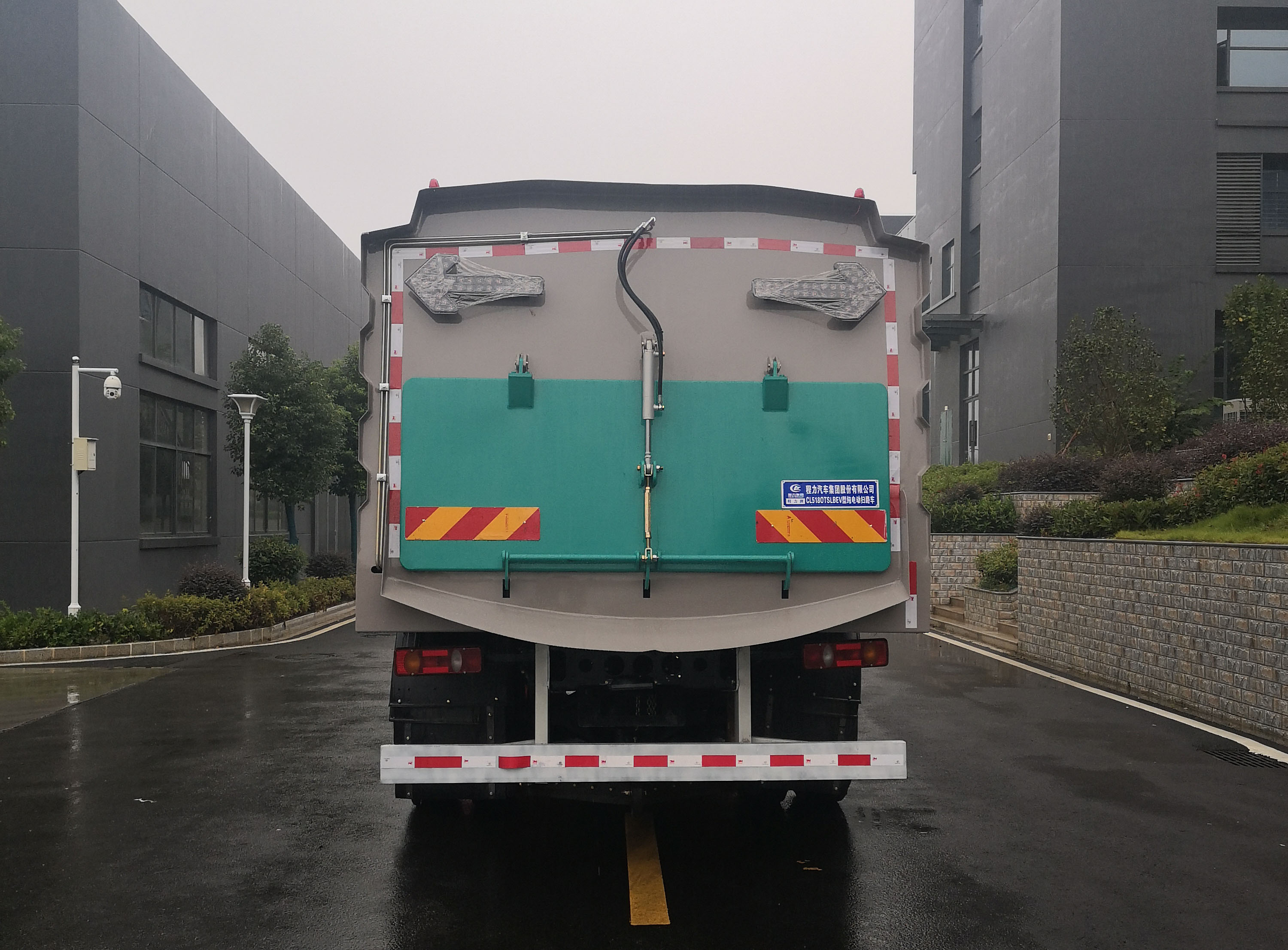 12方東風(fēng)天錦純電動高端掃路車圖片5