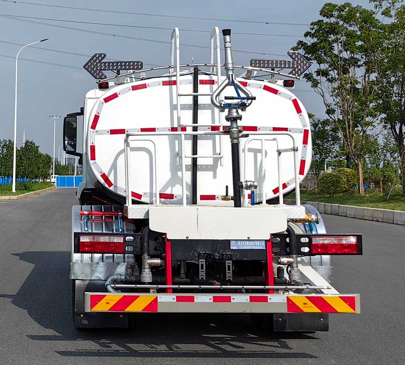 程力18t 純電動(dòng)灑水車(chē)圖片4