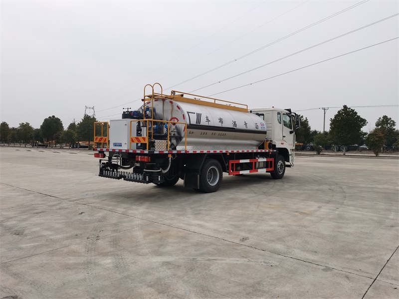 重汽豪沃8.86方智能型瀝青灑布車(chē)圖片4
