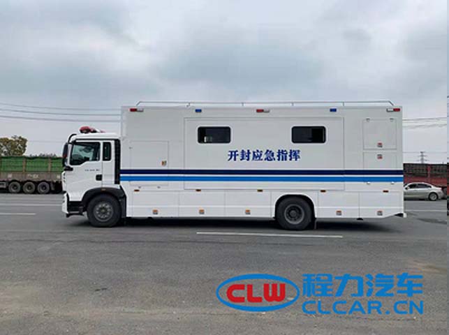 重汽20人應(yīng)急指揮車(chē)圖片4